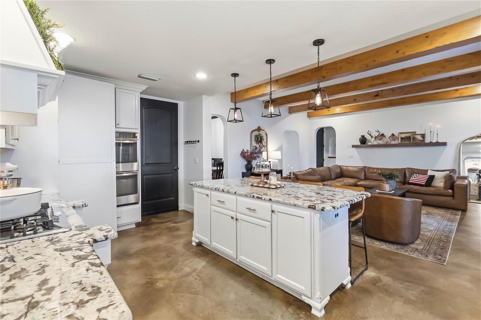 OAKWOOD SHORES - Residential