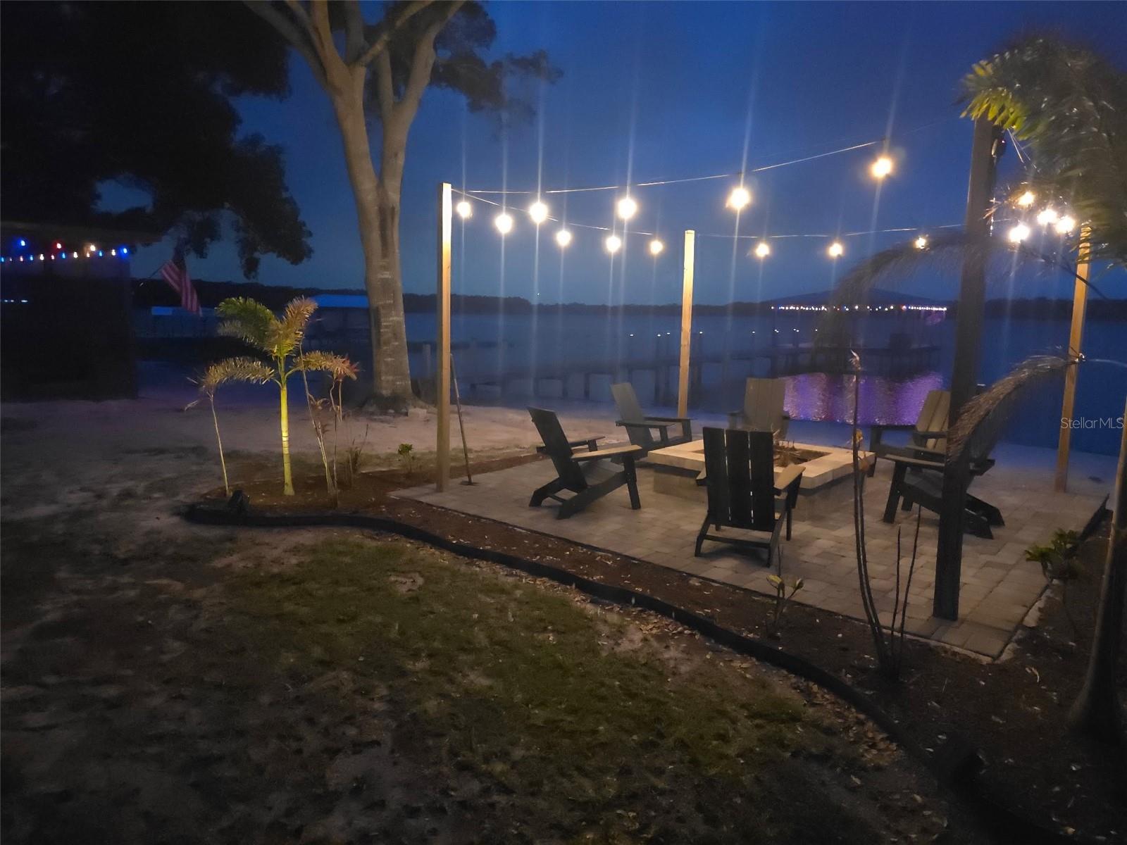 OAKWOOD SHORES - Residential