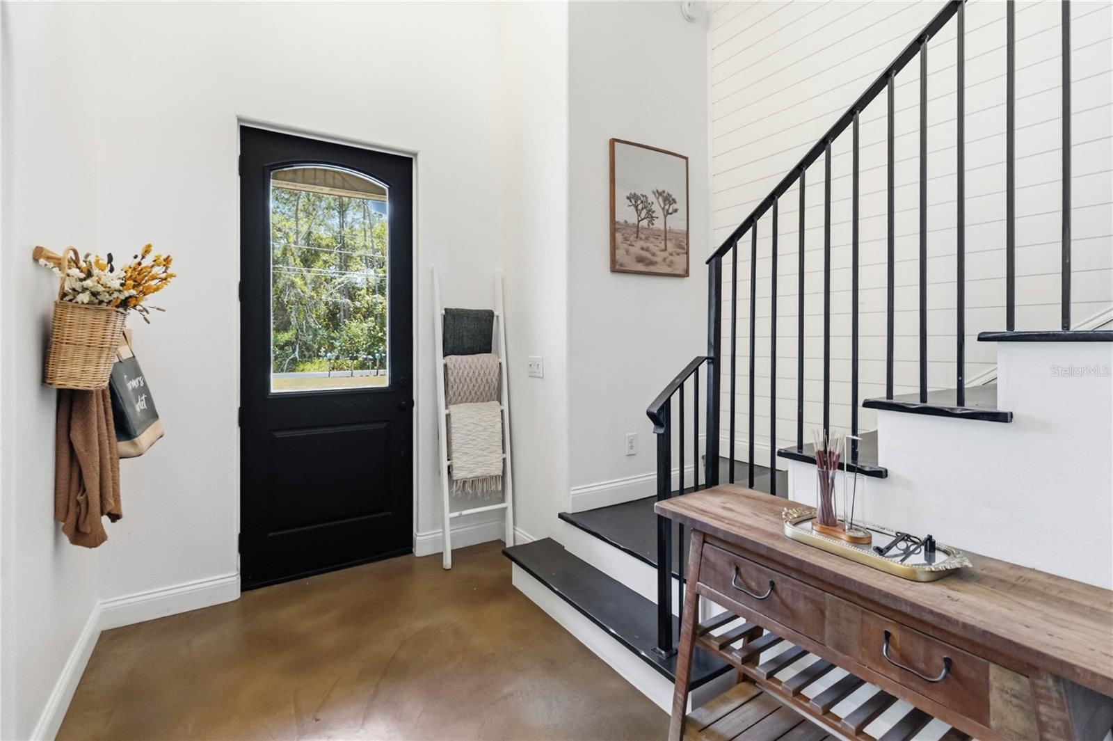 OAKWOOD SHORES - Residential