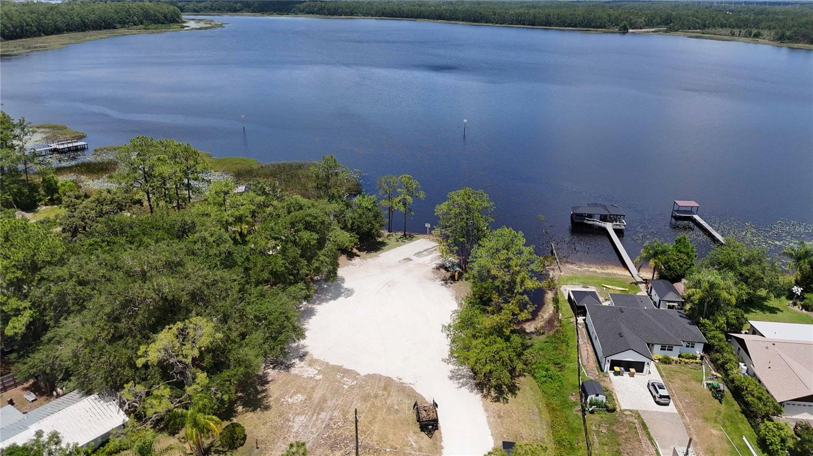 OAKWOOD SHORES - Residential