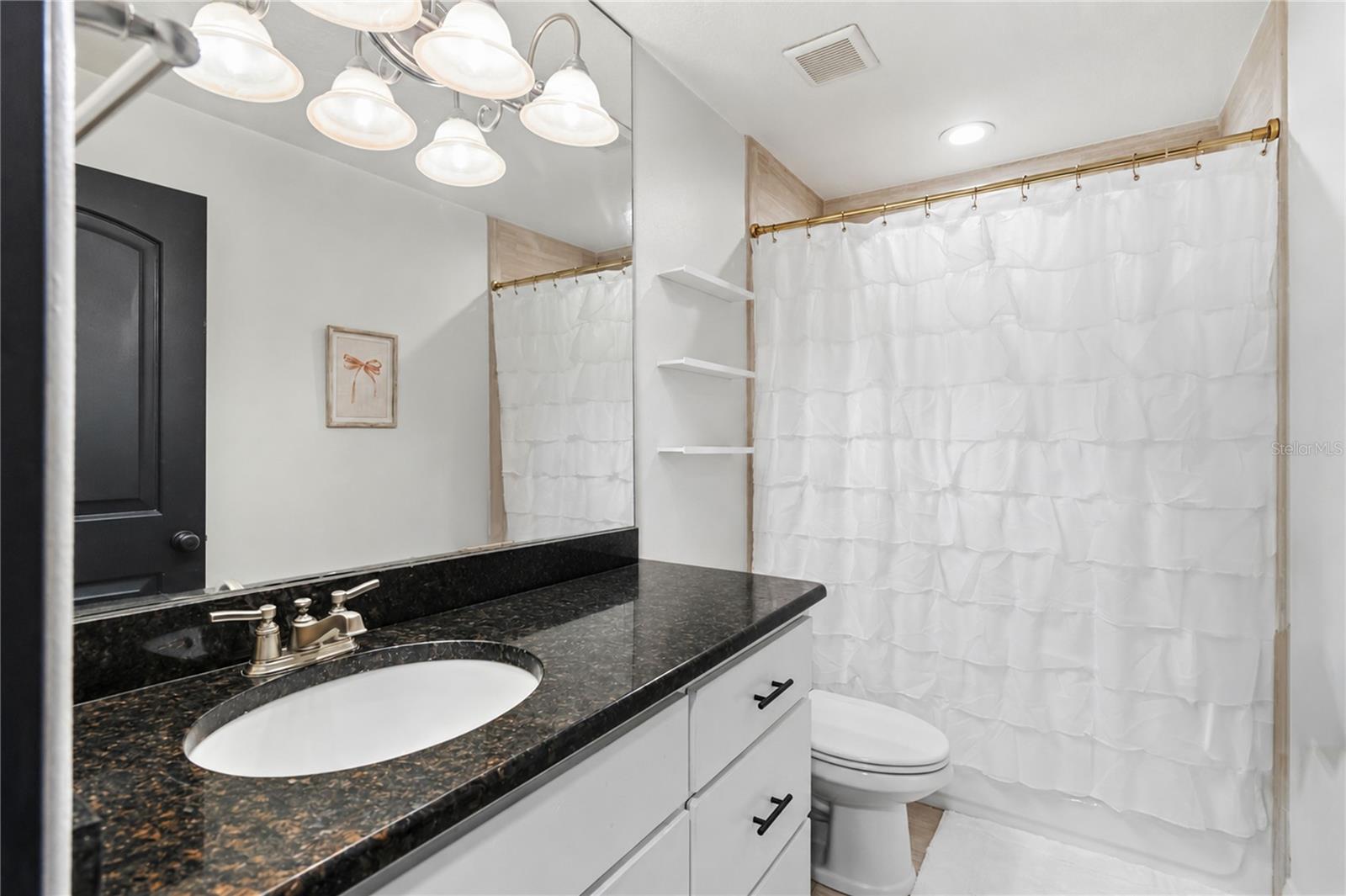 OAKWOOD SHORES - Residential