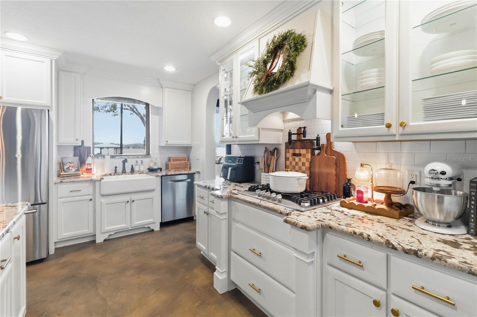 OAKWOOD SHORES - Residential