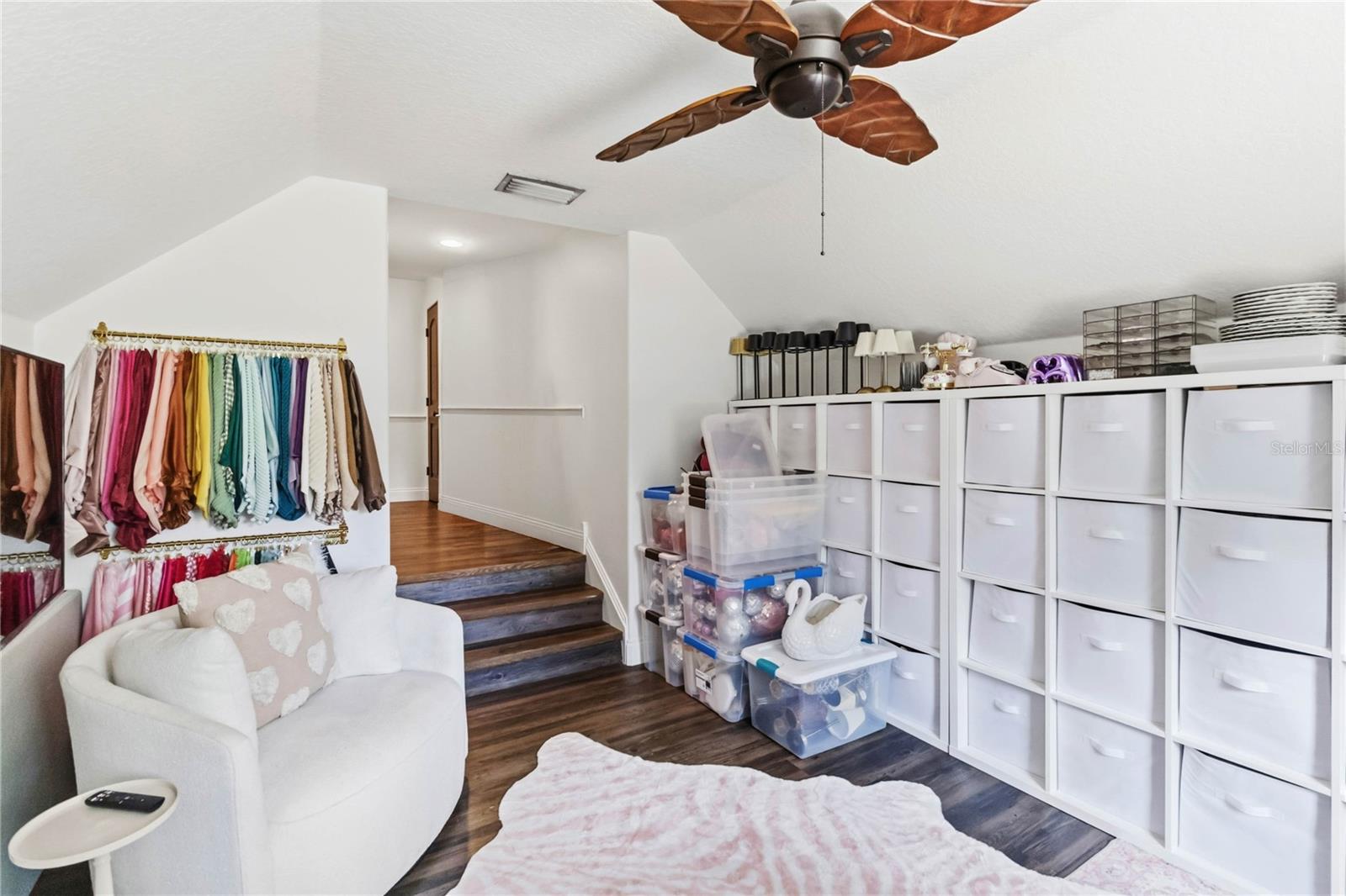OAKWOOD SHORES - Residential