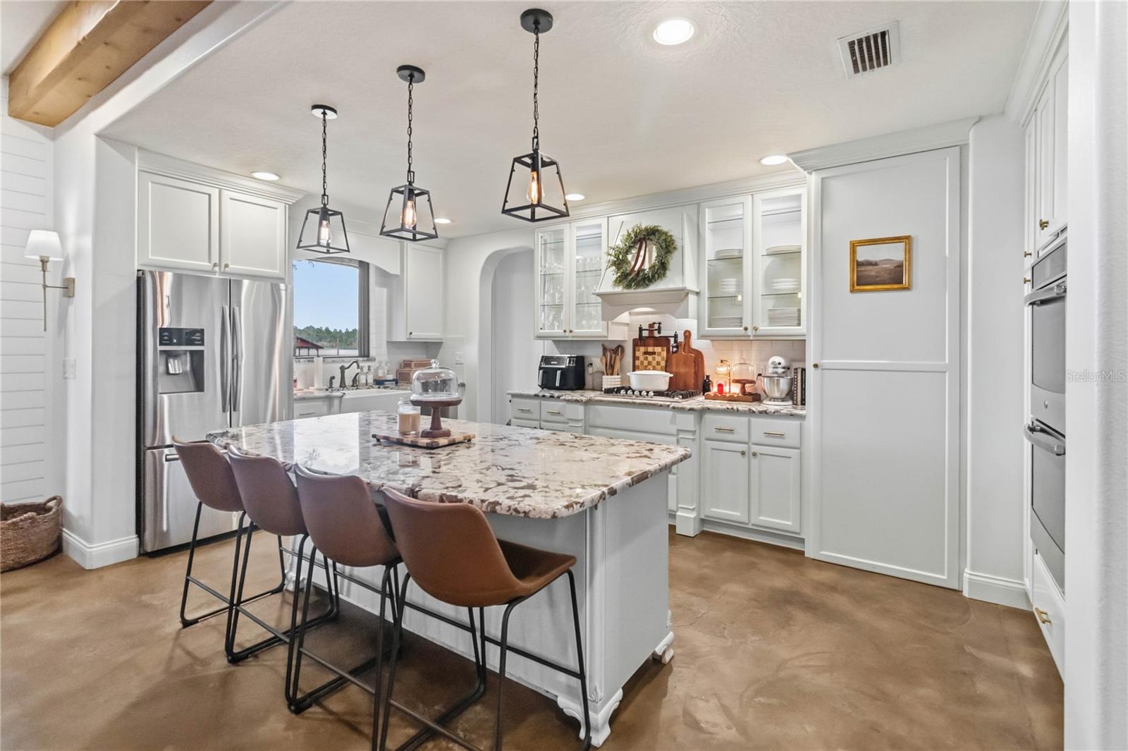 OAKWOOD SHORES - Residential