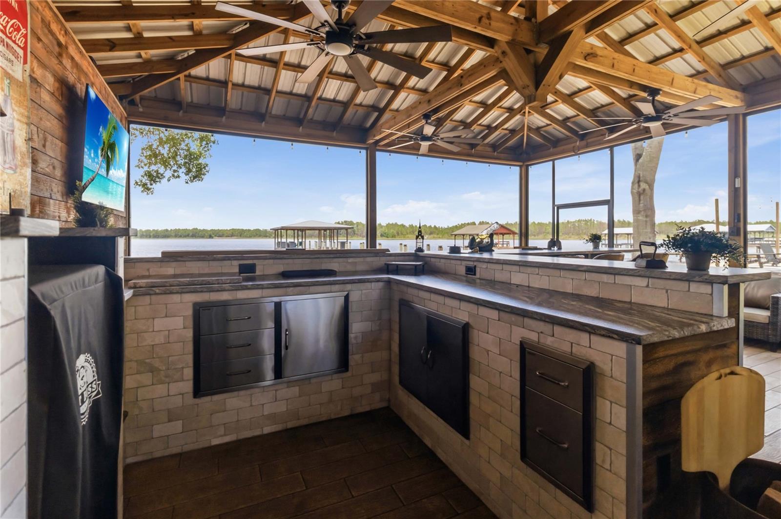 OAKWOOD SHORES - Residential