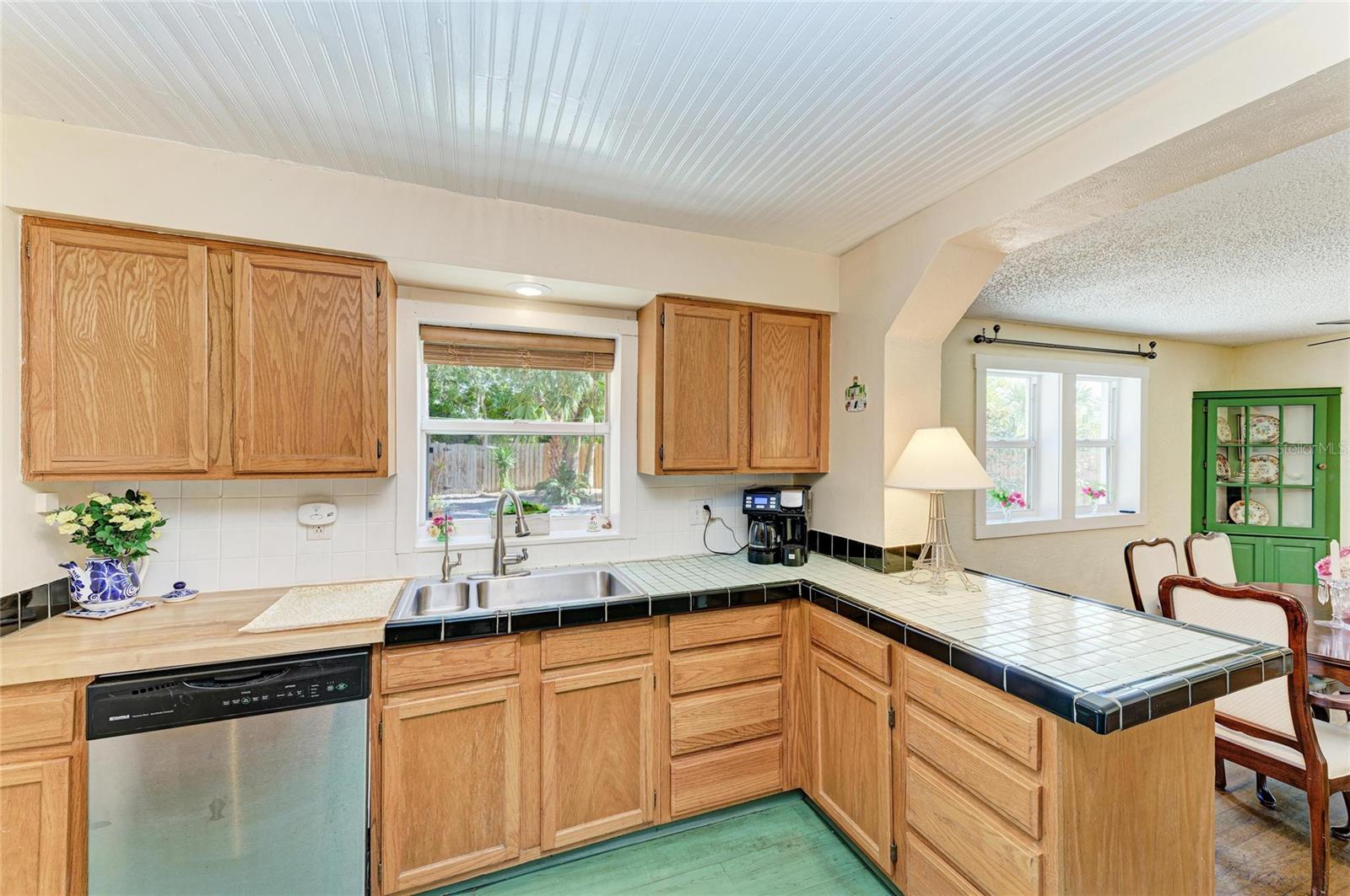 RIVERVIEW A D GILLEYS - Residential