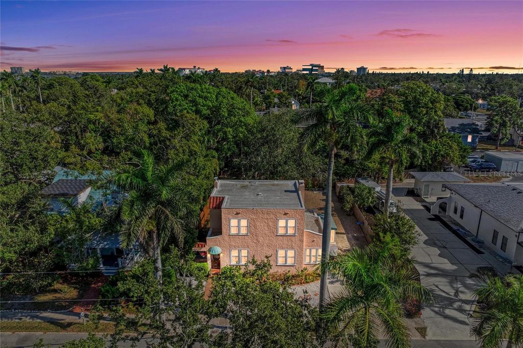 Photo of 401 27th Street W, Bradenton, FL 34205 (MLS # A4673827)