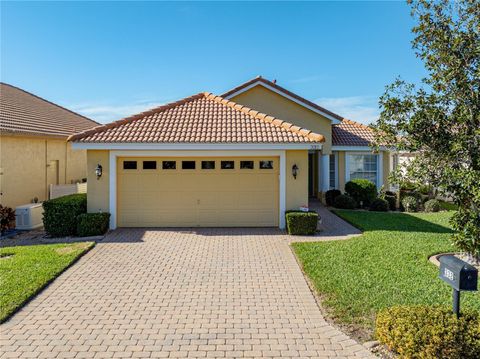 Photo of 332 Niblick Circle, Winter Haven, FL 33881 (MLS # P4937599)