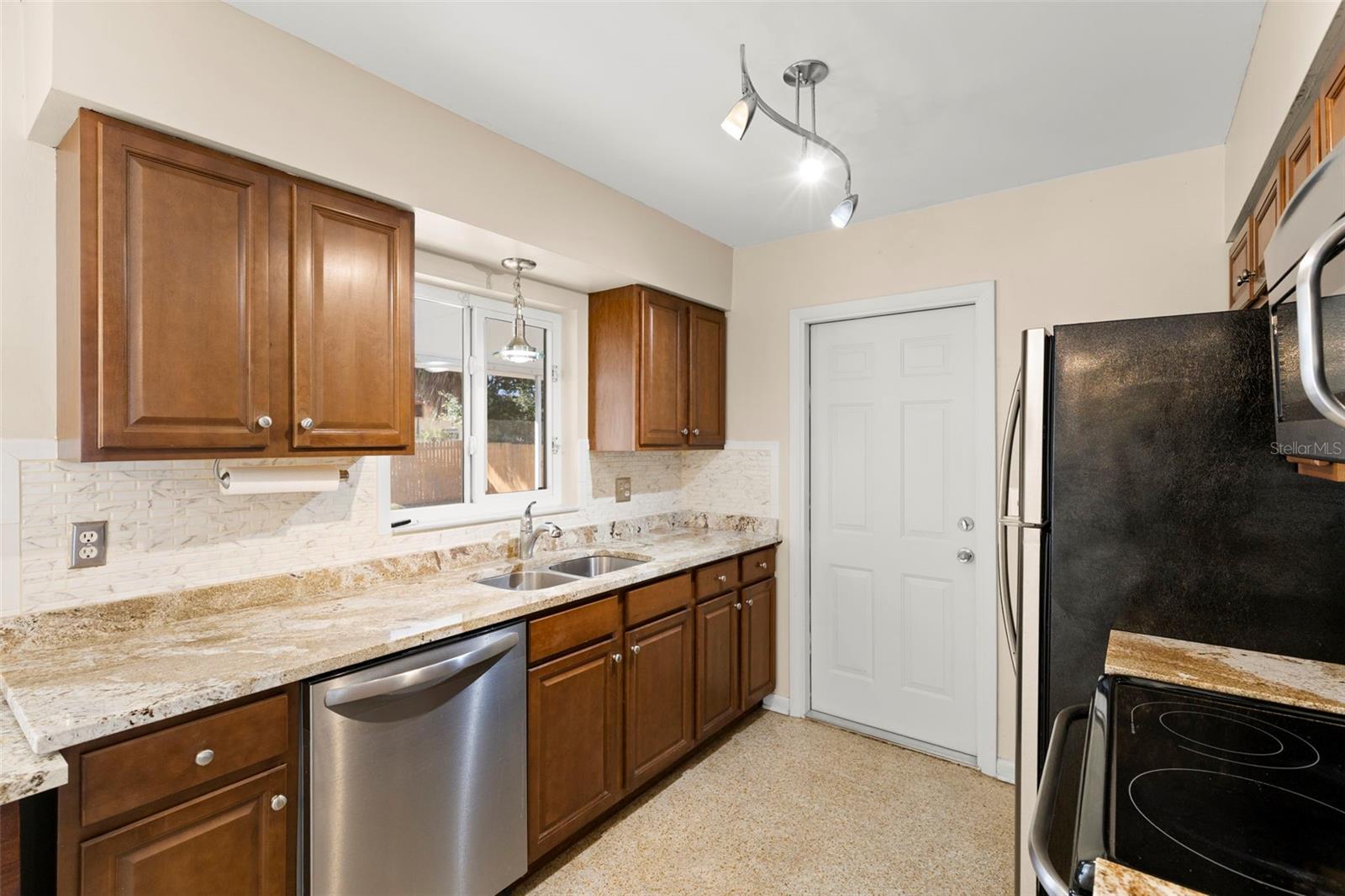 HARBOR LAKE ESTATES - Residential