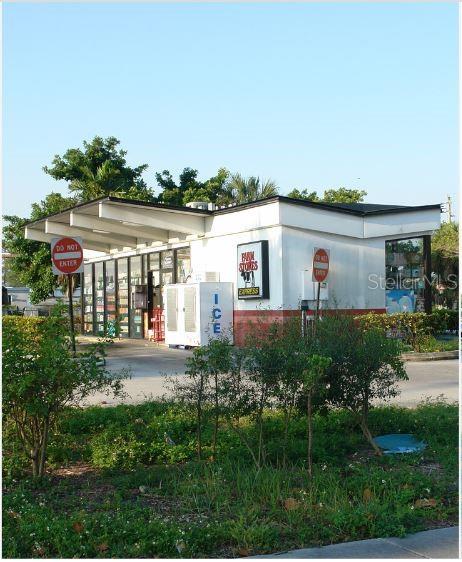 DRIVE THRU C. STORE
Property For Sale
Legal Des: M AND I PLAT 135-4 B PARCEL "A"
Note: buyers I emphasize the importance of conducting thorough due diligence to ensure that the property meets your expectations and requirements.