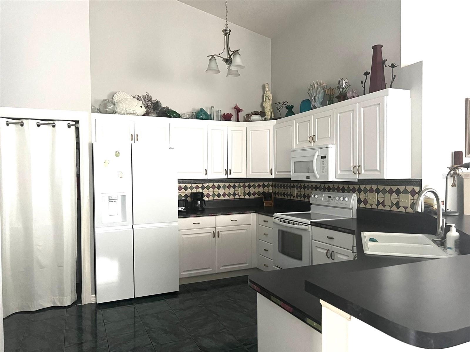 THE GREENS AT EDGEWATER - Residential Lease