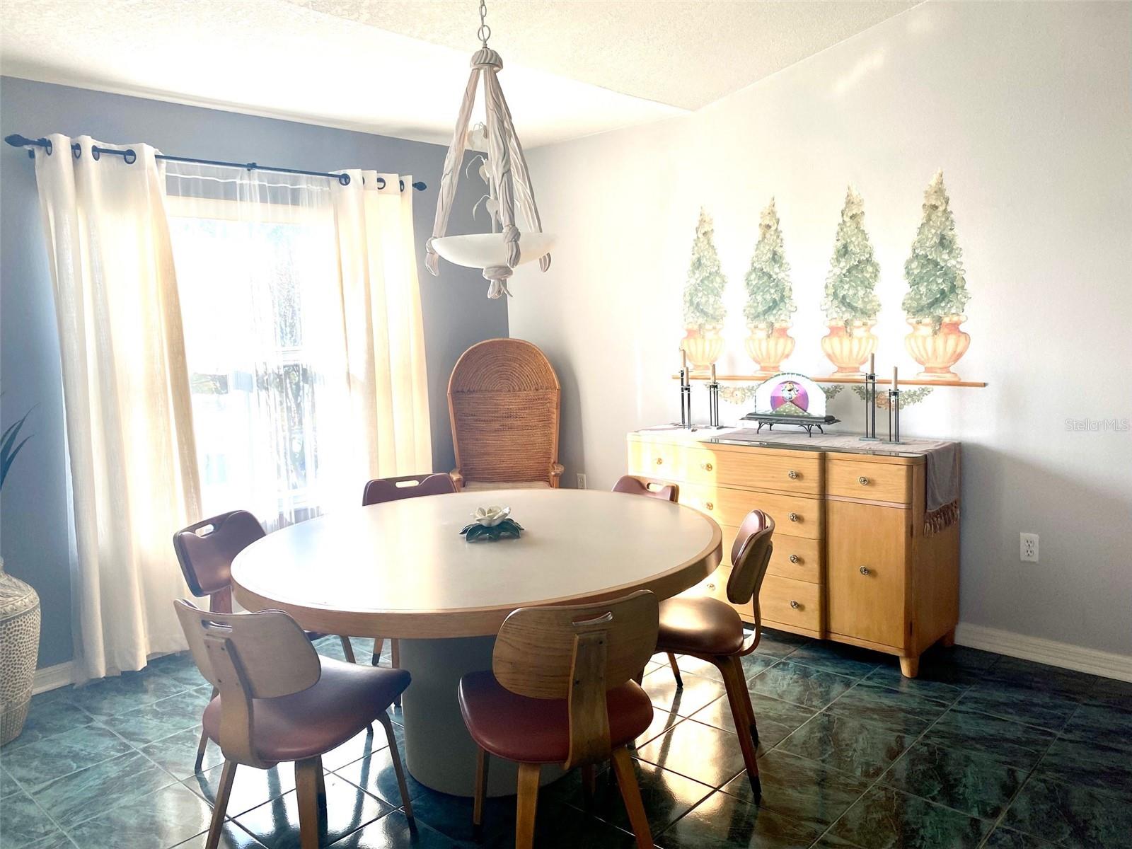 THE GREENS AT EDGEWATER - Residential Lease