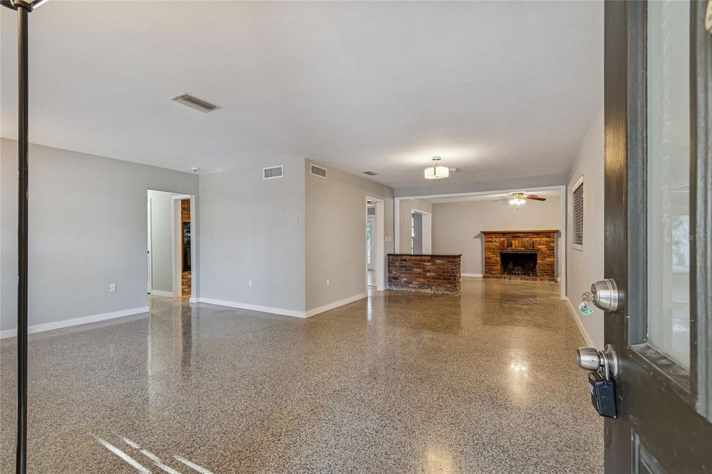 Photo of 4633 W Longfellow Avenue, Tampa, FL 33629 (MLS # TB8478456)