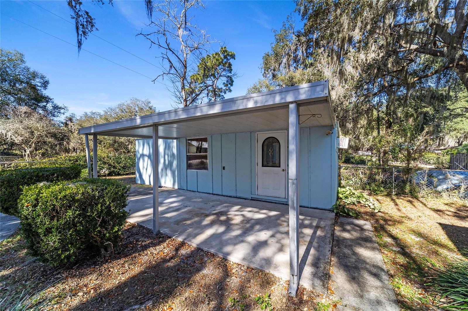 ISLAND LAKE - Residential
