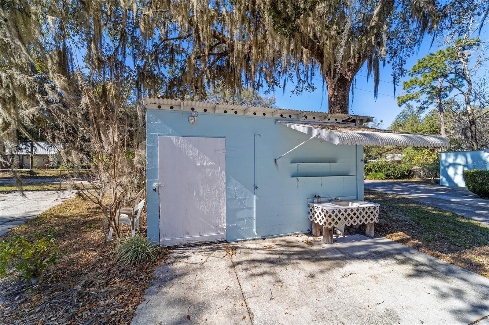 ISLAND LAKE - Residential