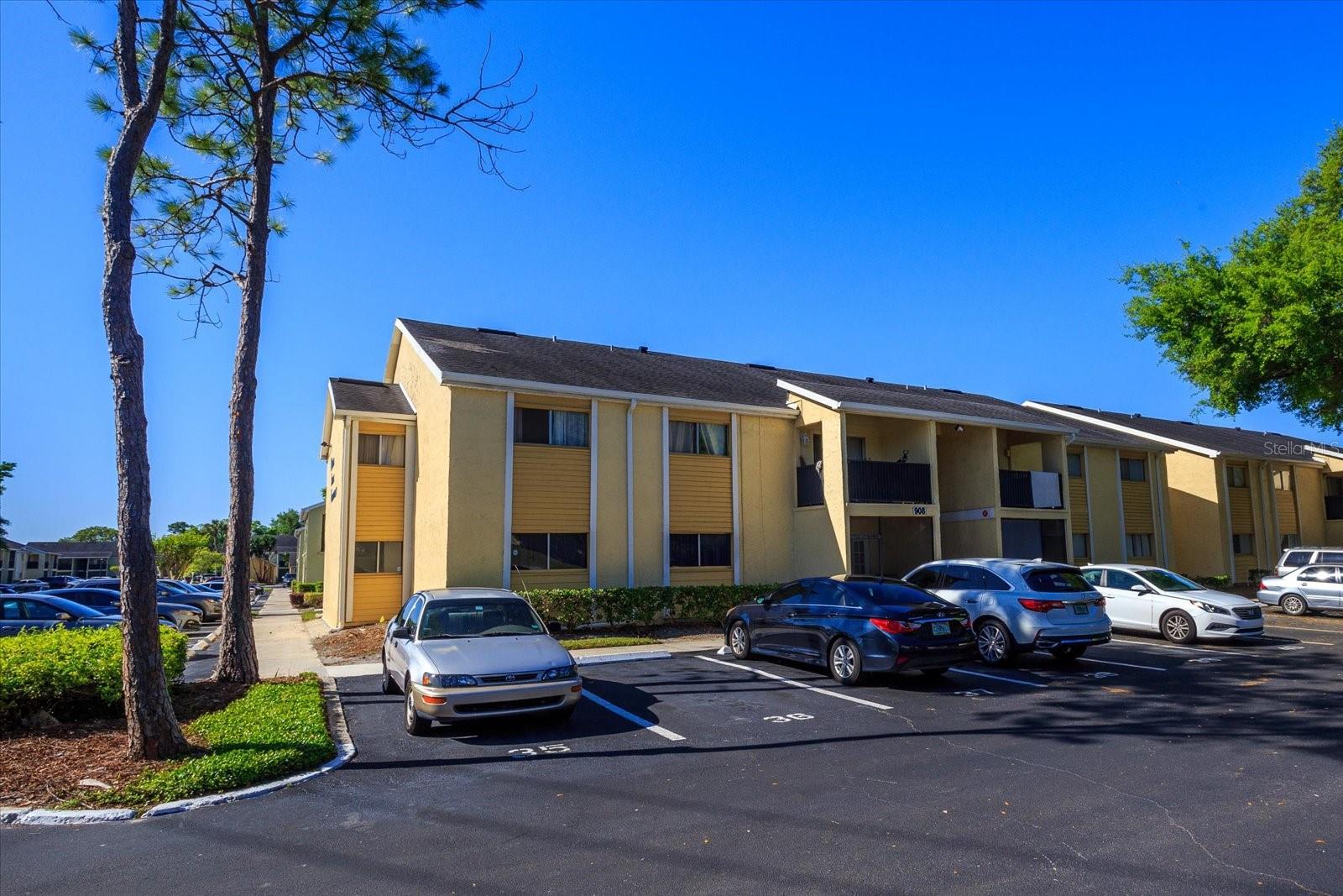 Photo 1 of 20 — 908 LAKE DESTINY ROAD E, ALTAMONTE SPRINGS, FL 32714
