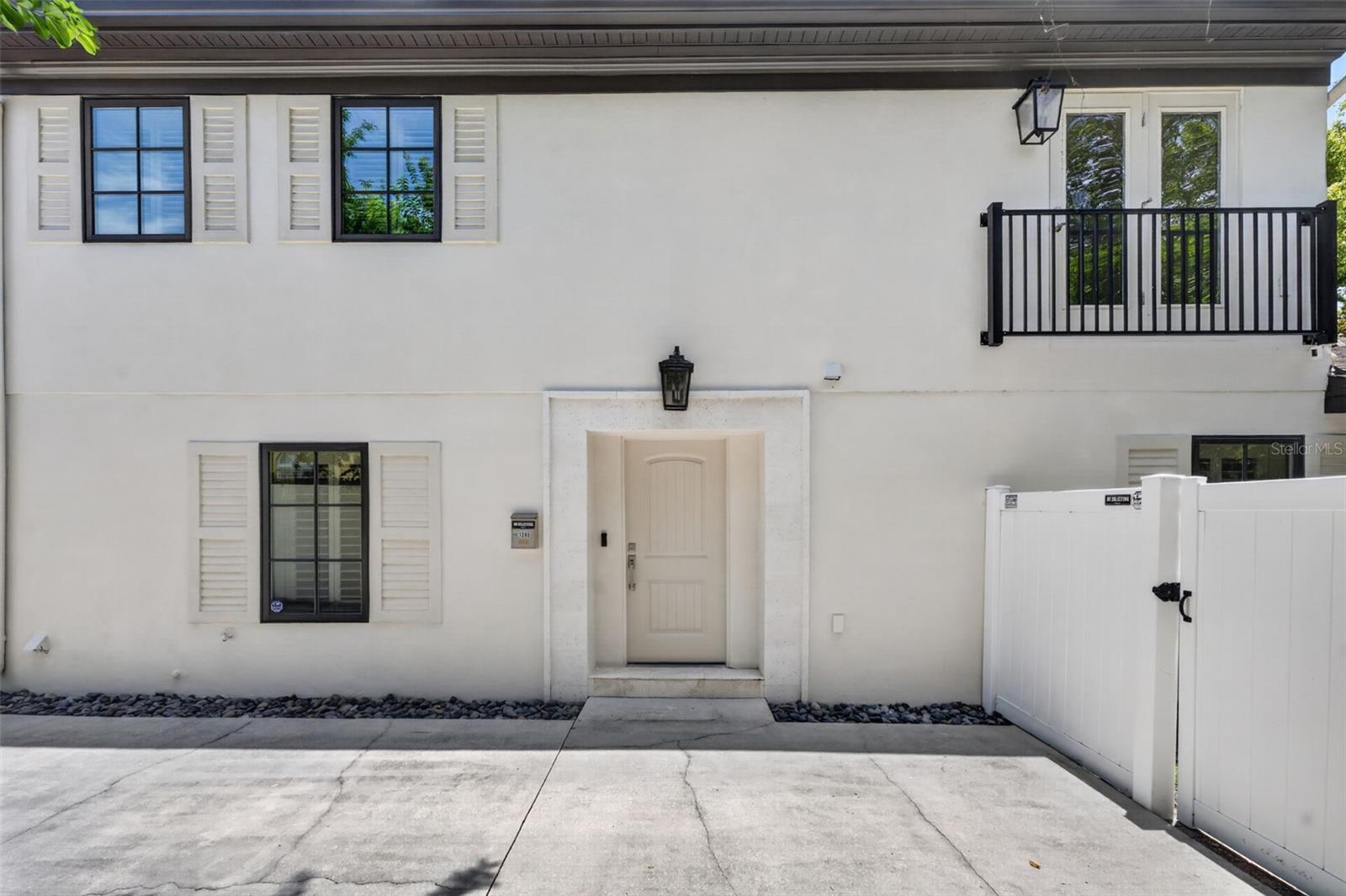 1265 ARLINGTON PL