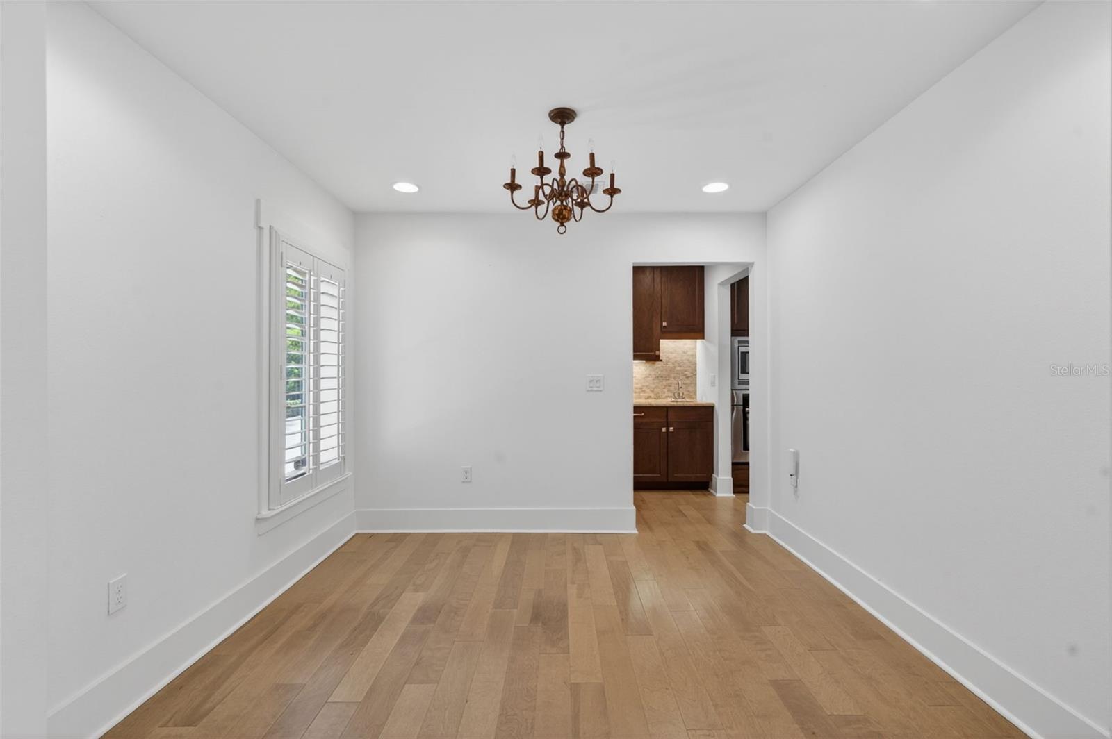 1265 ARLINGTON PL