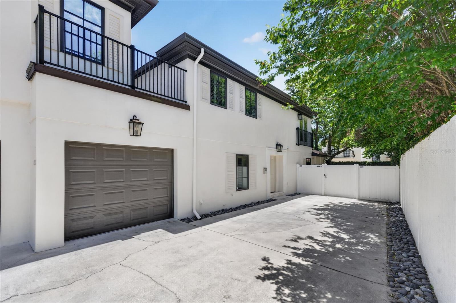 1265 ARLINGTON PL