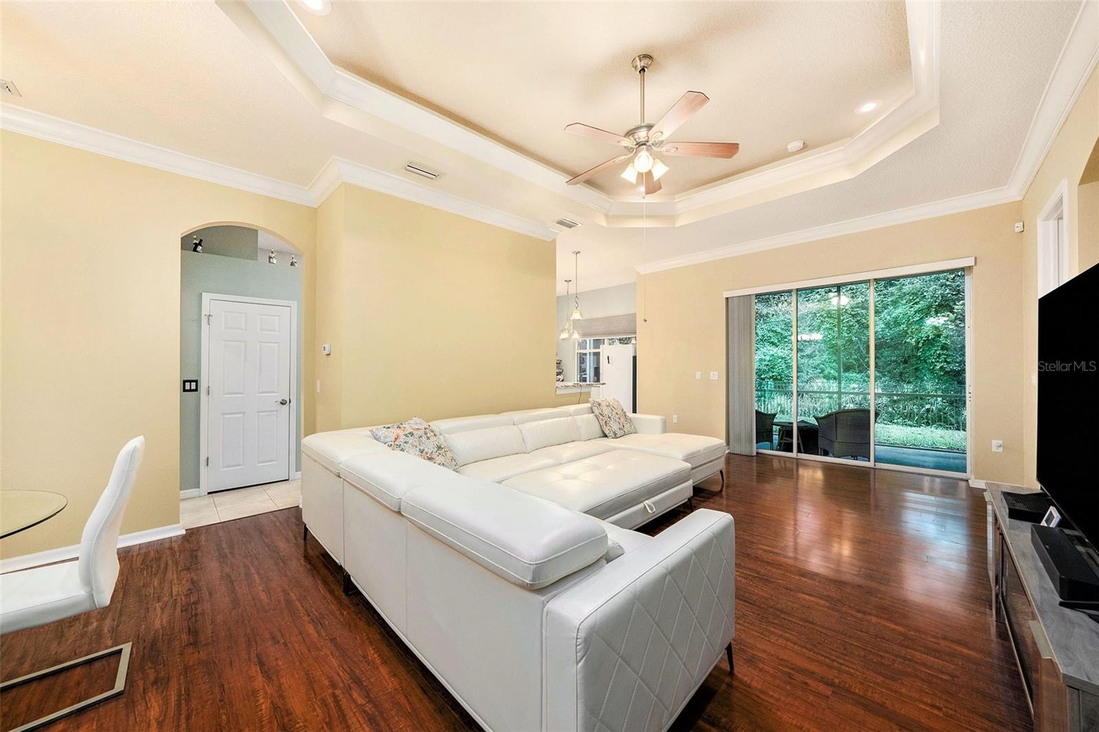 11220 PARADISE POINTE WAY