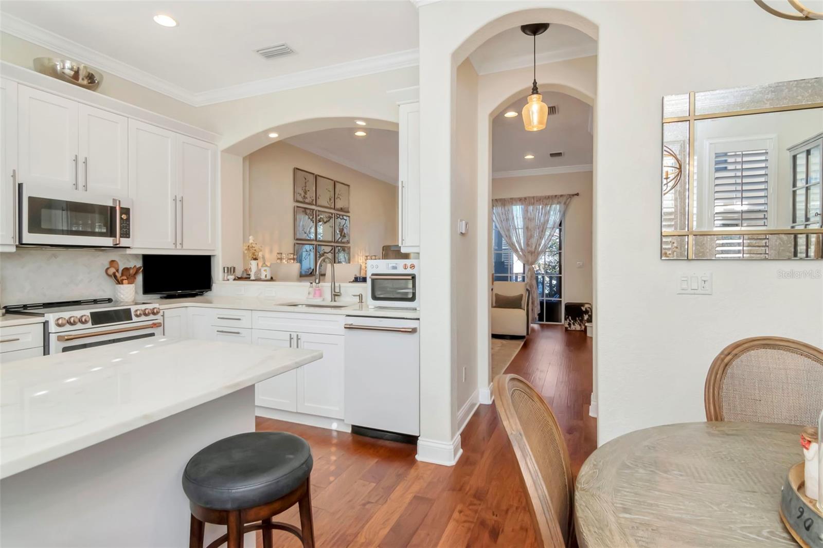 WESTSHORE YACHT CLUB TWNHMS - Residential