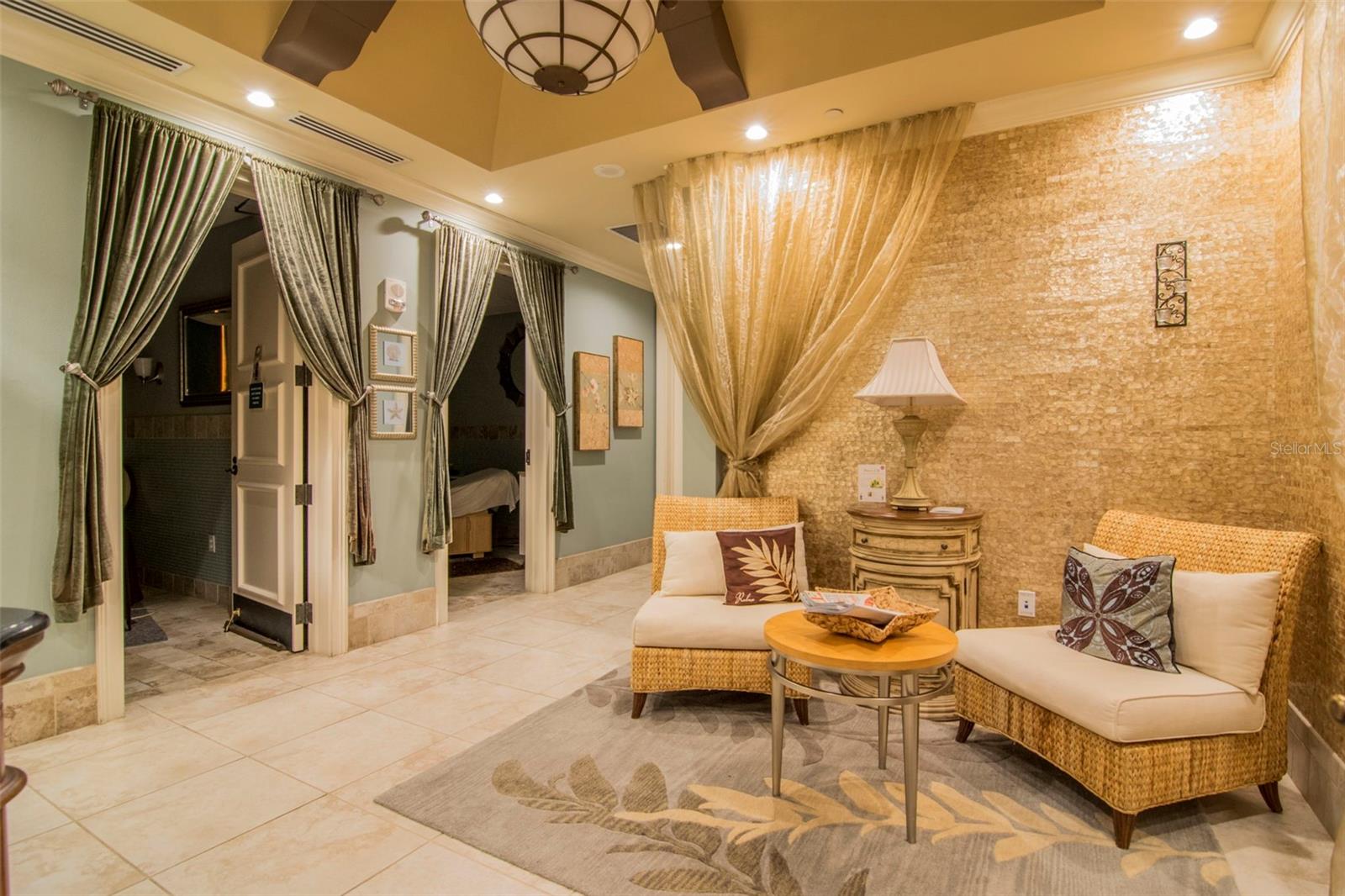 WESTSHORE YACHT CLUB TWNHMS - Residential