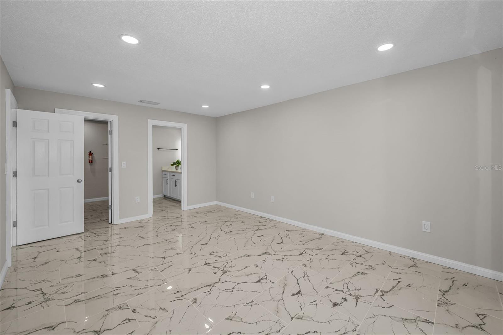 HARBOUR CLUB CONDO NO 3 INC - Residential
