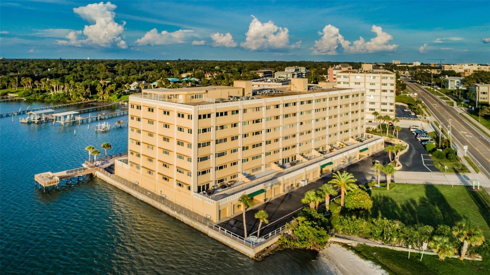 HARBOUR CLUB CONDO NO 3 INC - Residential