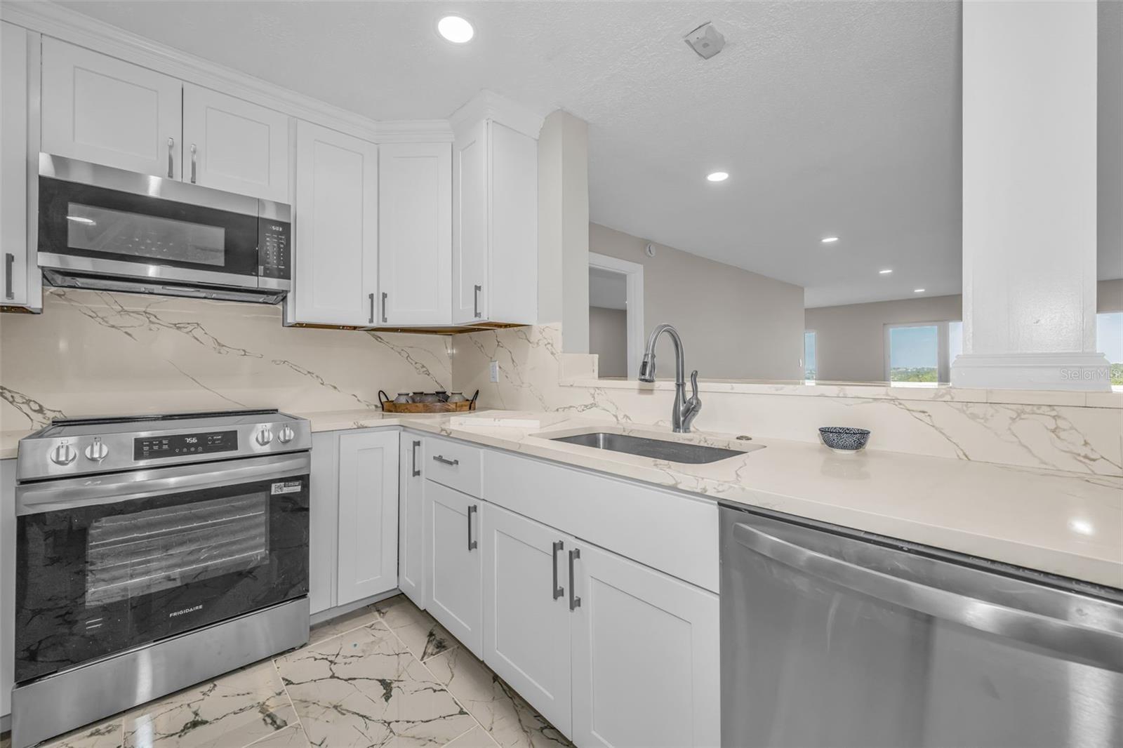 HARBOUR CLUB CONDO NO 3 INC - Residential