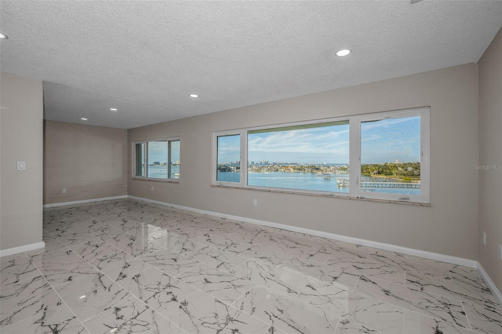 HARBOUR CLUB CONDO NO 3 INC - Residential