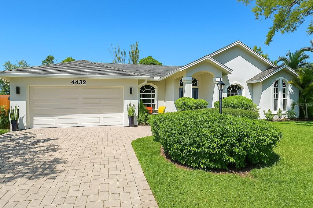 Photo of 4432 Greenfield Avenue, Sarasota, FL 34233 (MLS # TB8418258)