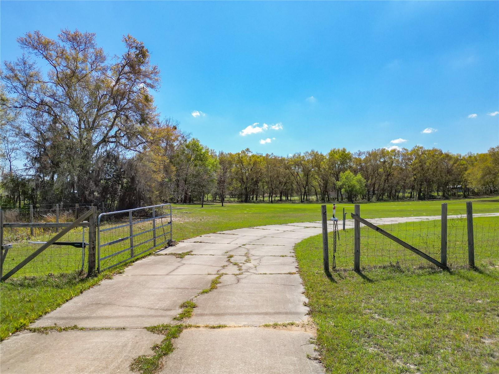 SILVER SPGS SHORES - Residential