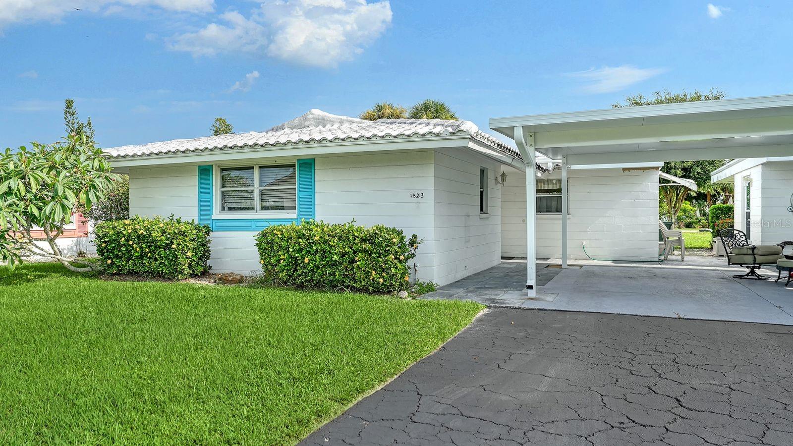1523 LAKESIDE DRIVE 15