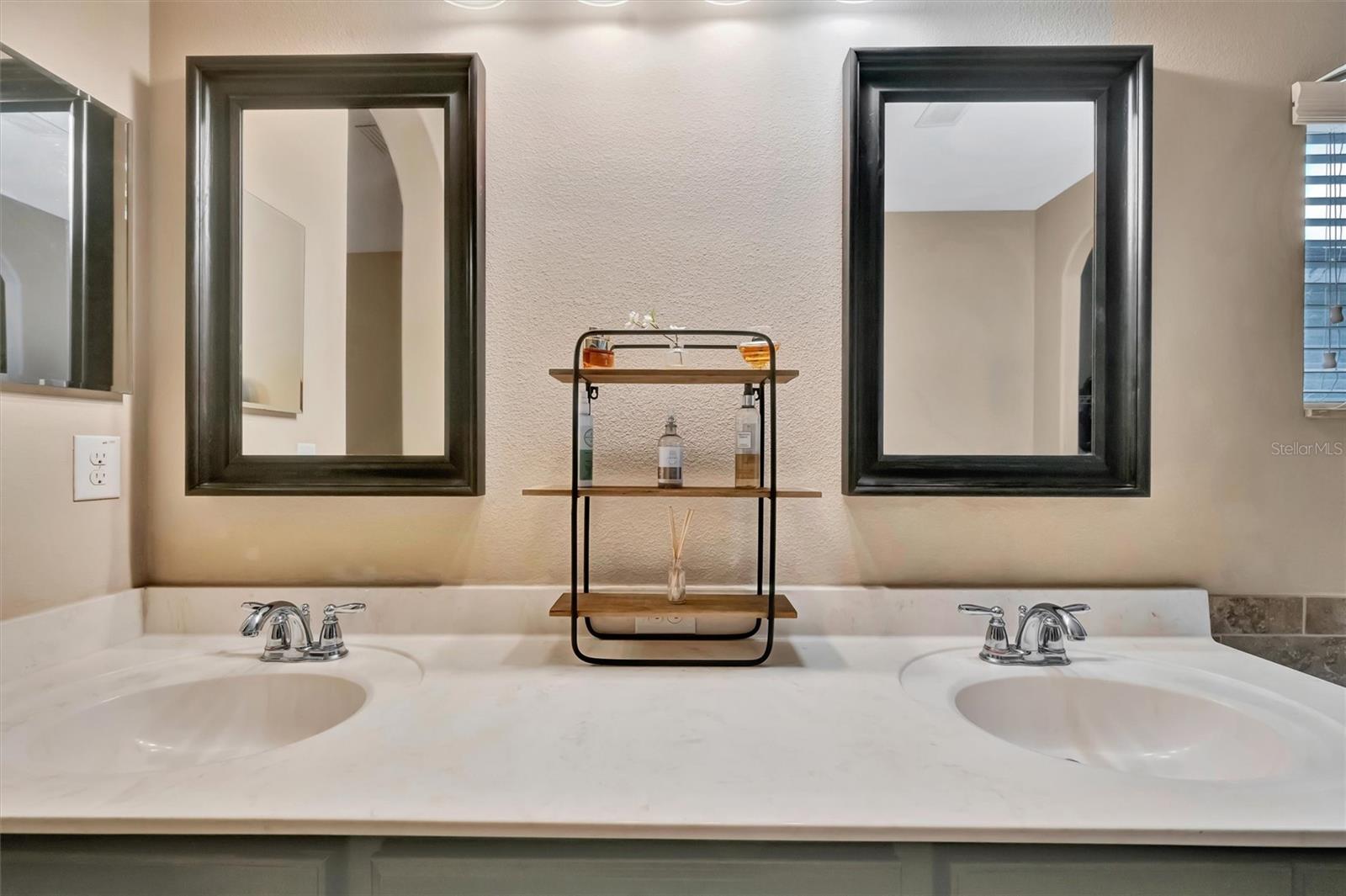 FISHHAWK RANCH PH 2 TR 1 - Residential