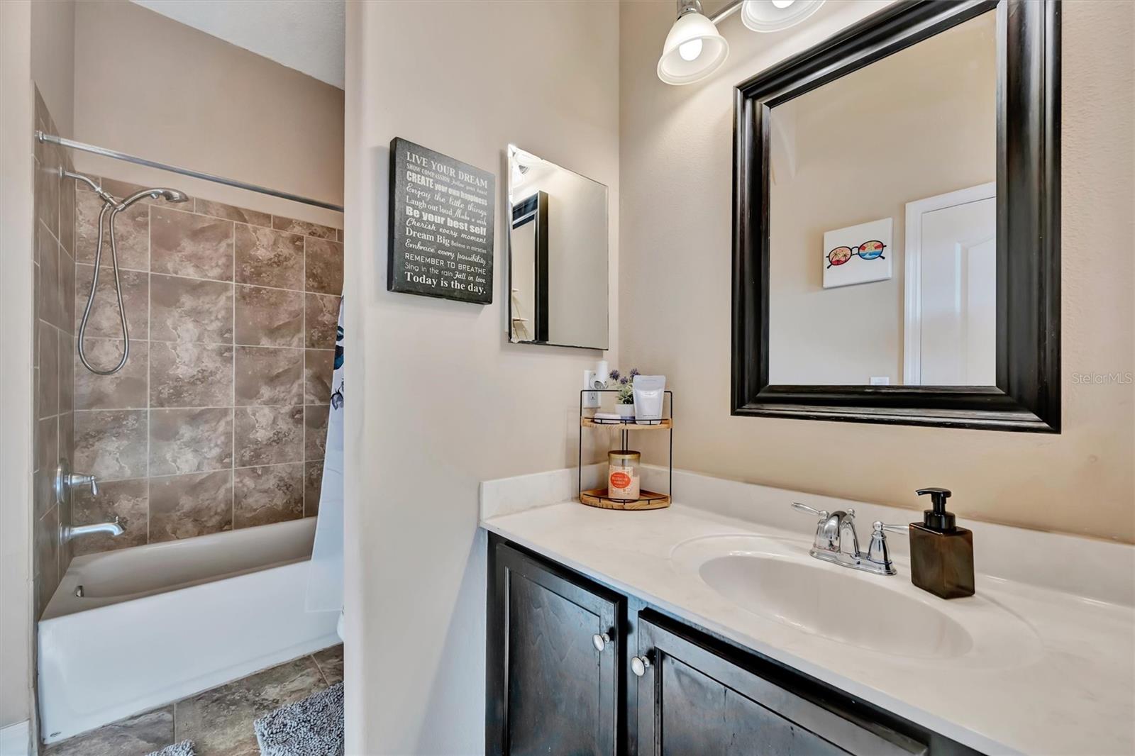 FISHHAWK RANCH PH 2 TR 1 - Residential