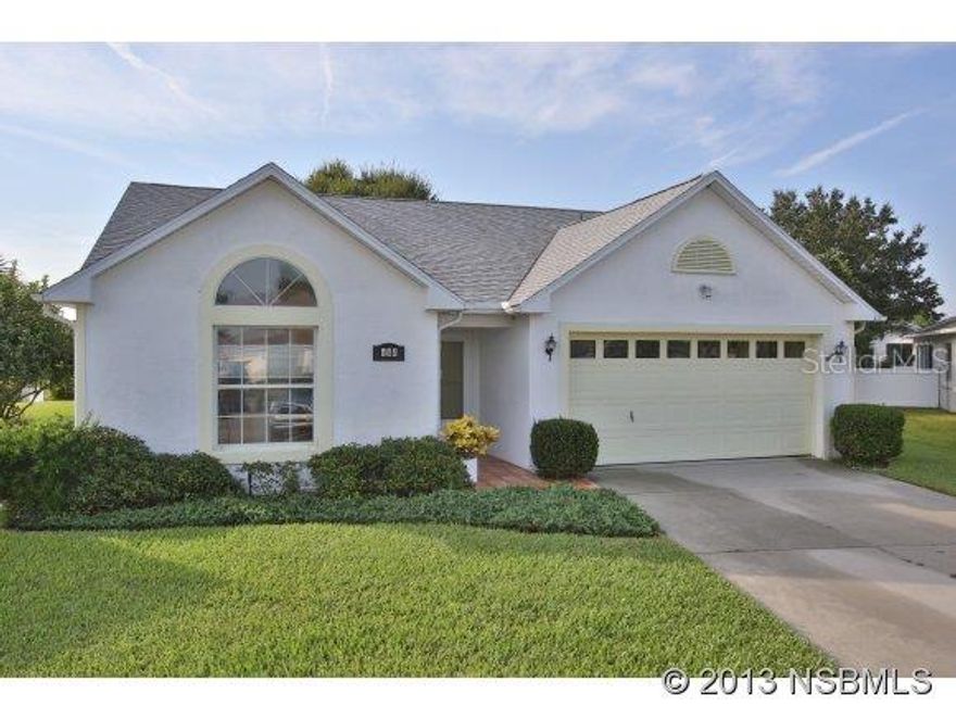 IMMACULATE WONDERFUL CONTEMPORARY HOME ON A LAKEFRONT LOT NESTLED IN A QUIET CUL DE SAC. THIS 3 BEDROOM 2 BATHROOM HOME HAS A WONDERFUL BRIGHT AND AIRY FLOOR PLAN. LOCATED IN BEAUTIFUL TYMBER TRACE WITH A COMMUNITY POOL. THIS HOME WILL IMPRESS. ;Water: City