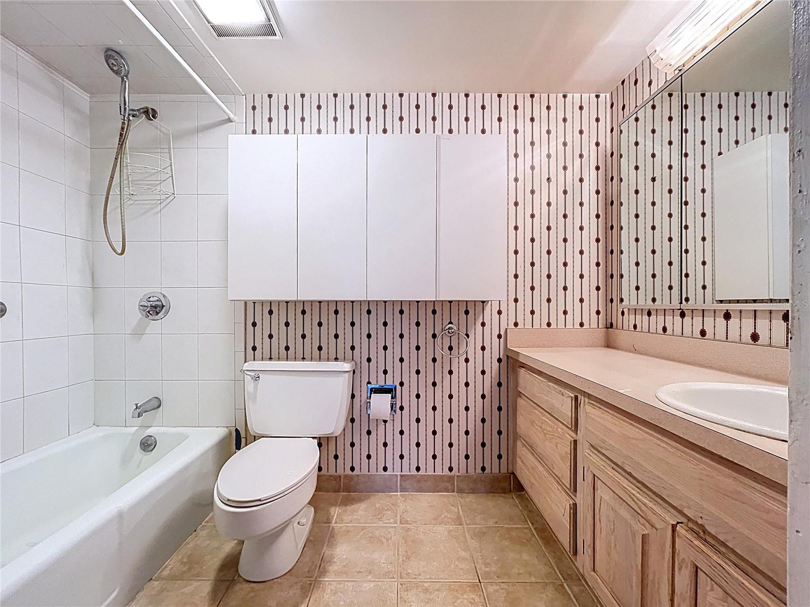 CARROLLWOOD VILLAGE PINE LAKE - Residential