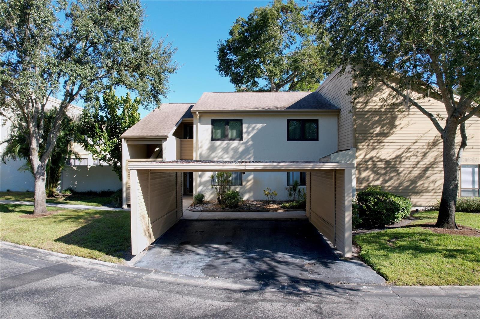 CARROLLWOOD VILLAGE PINE LAKE - Residential