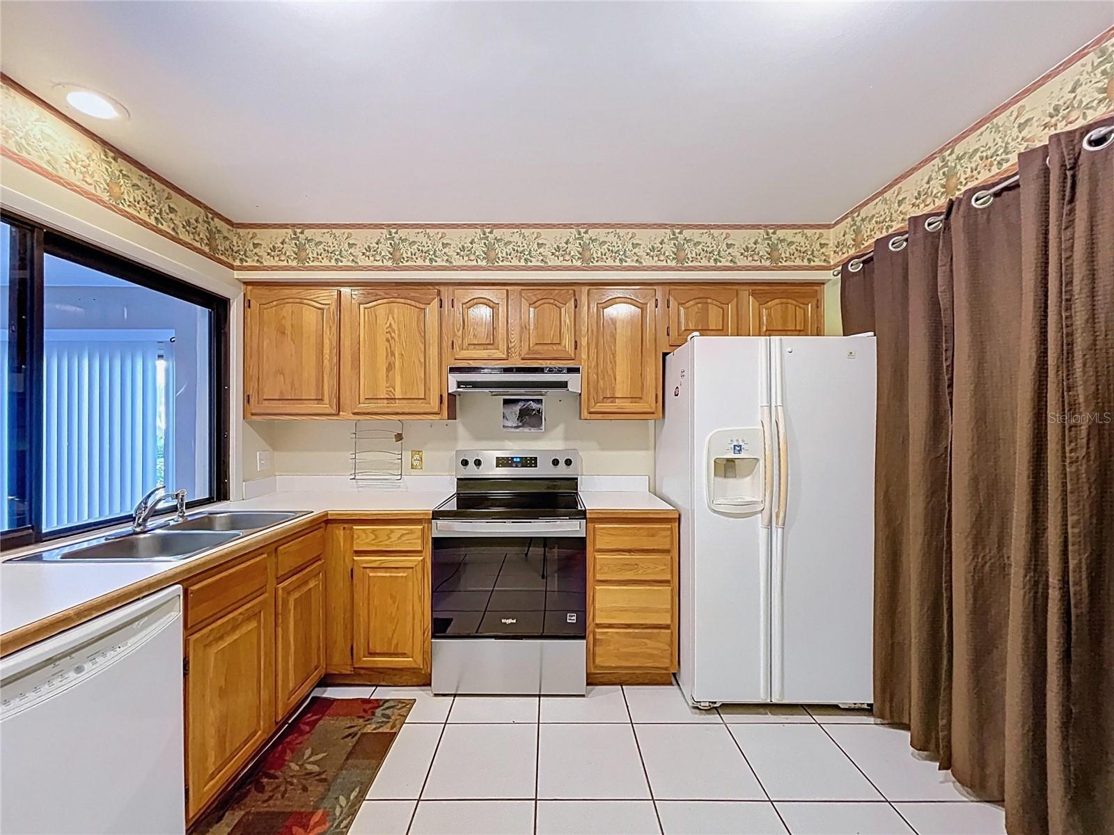 CARROLLWOOD VILLAGE PINE LAKE - Residential