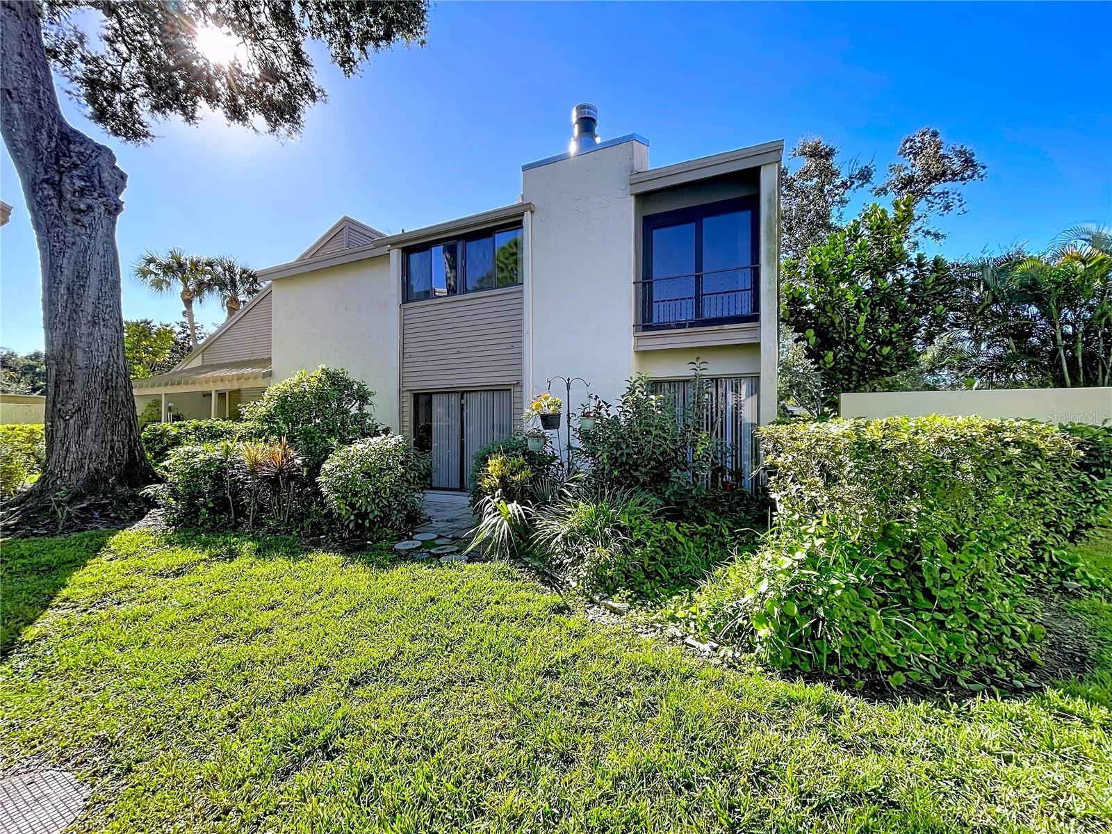 CARROLLWOOD VILLAGE PINE LAKE - Residential