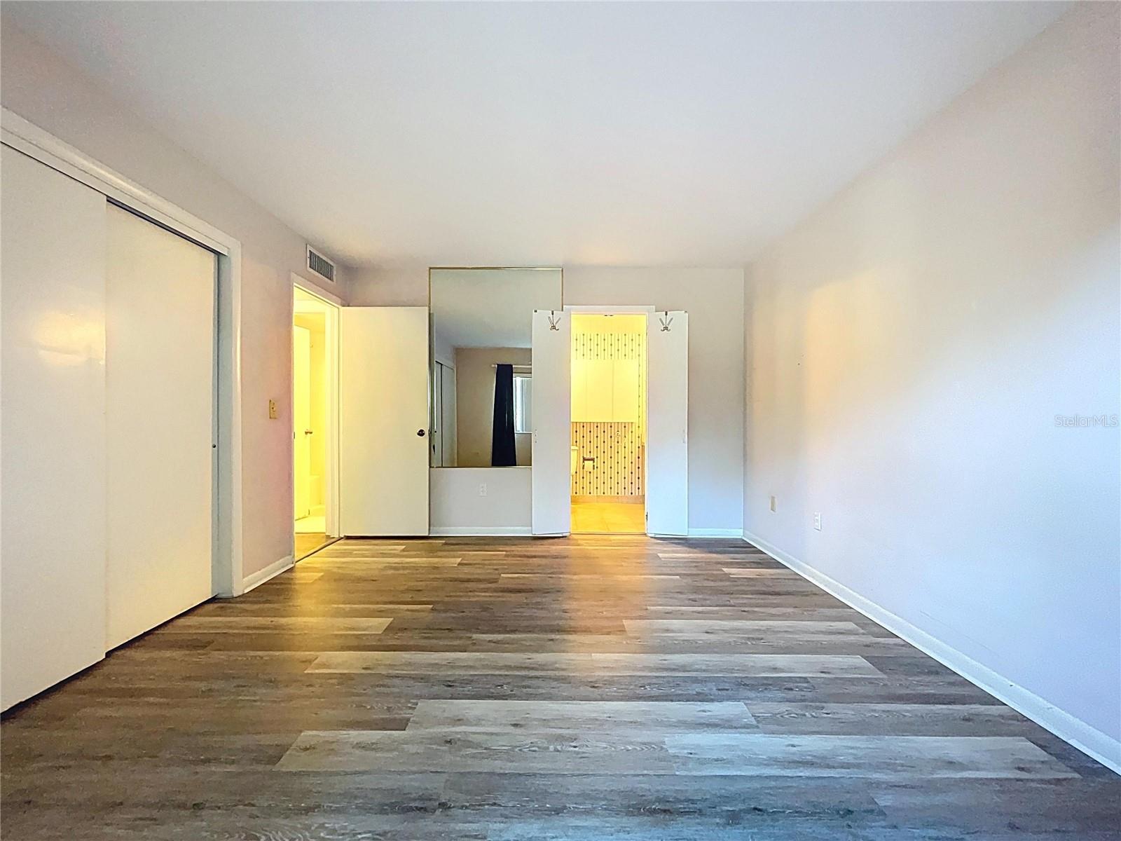 CARROLLWOOD VILLAGE PINE LAKE - Residential