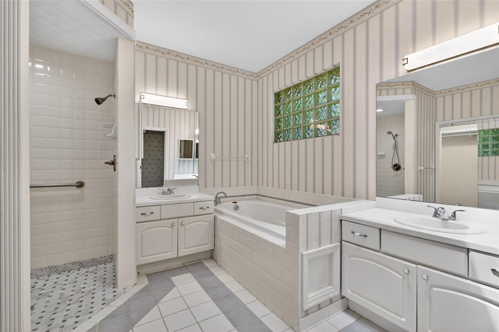 HAILE PLANTATION UNIT 8 PH III - Residential