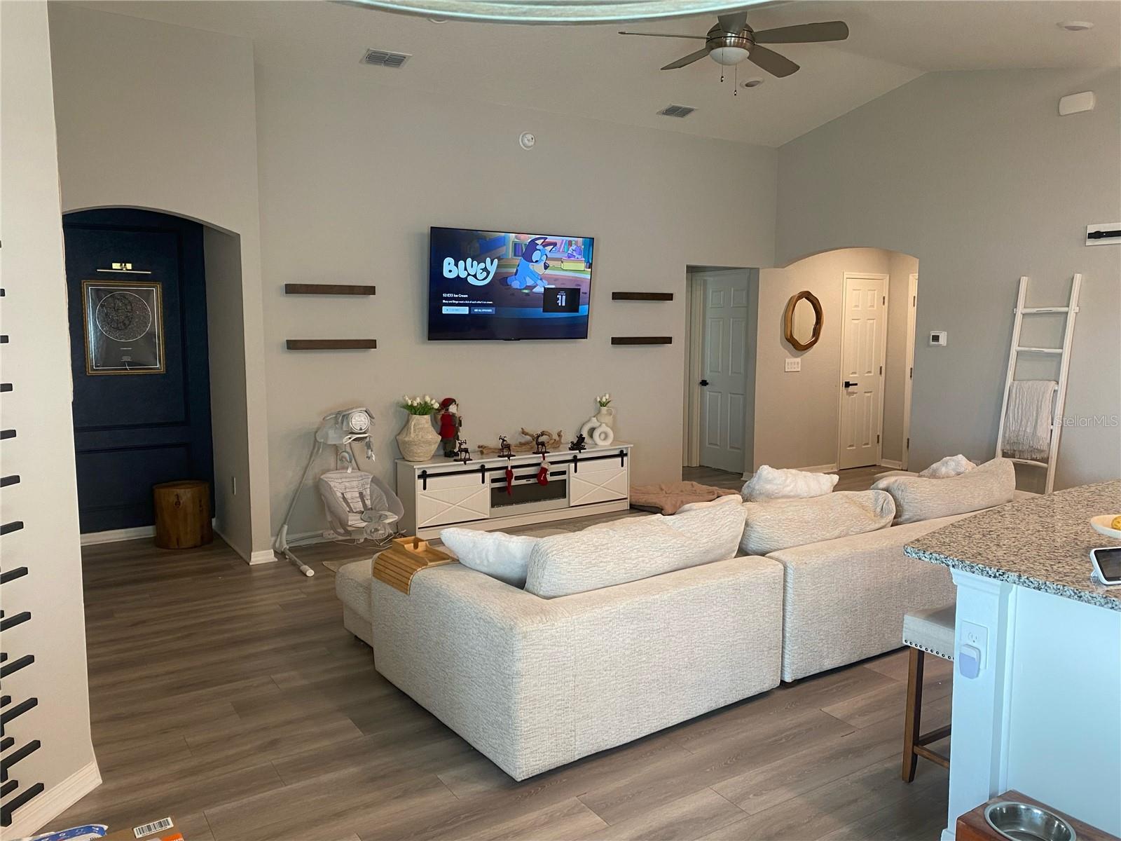 TOWNE PARK ESTATES - Residential Lease