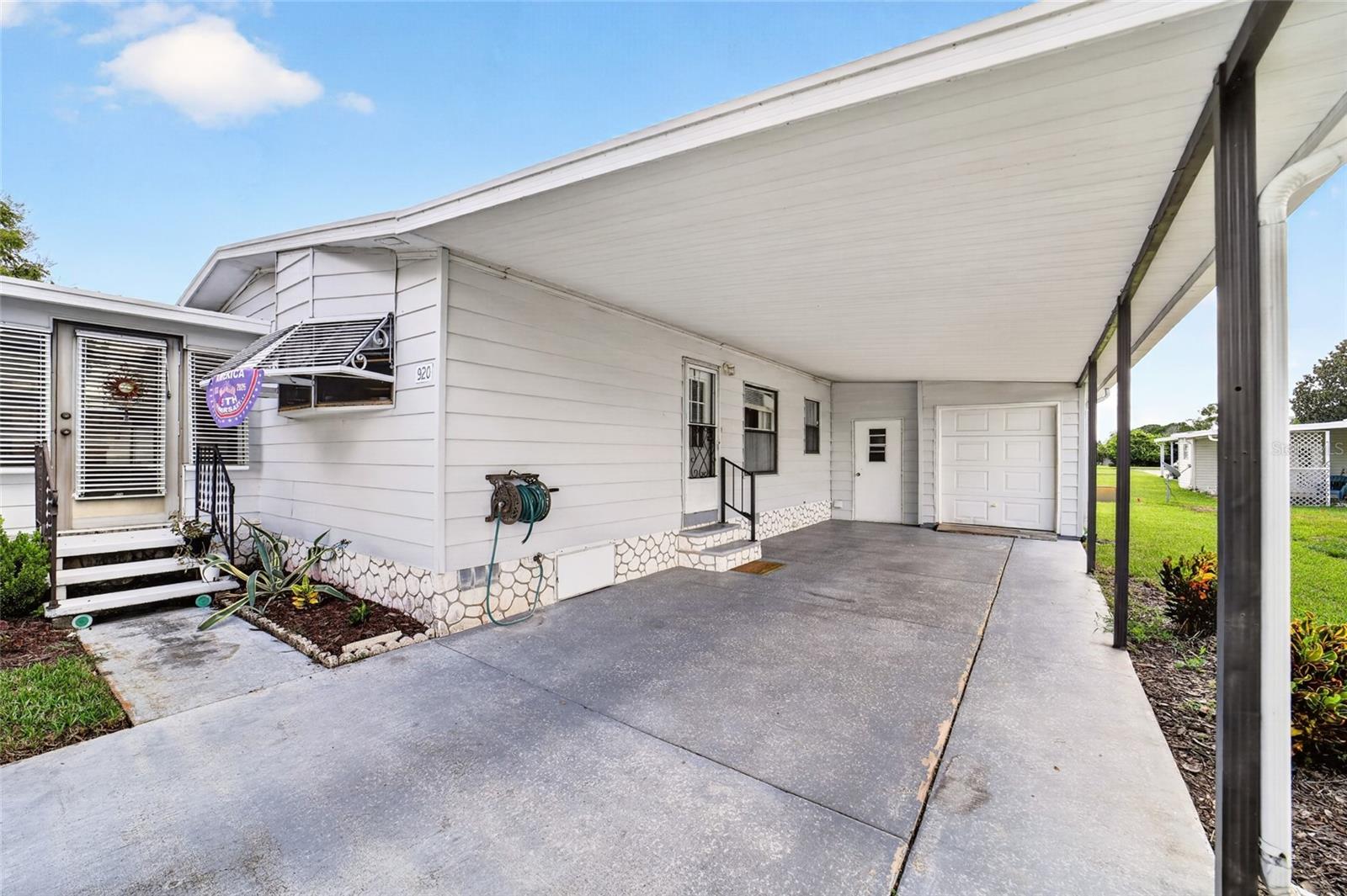 920 SILVER OAK AVENUE