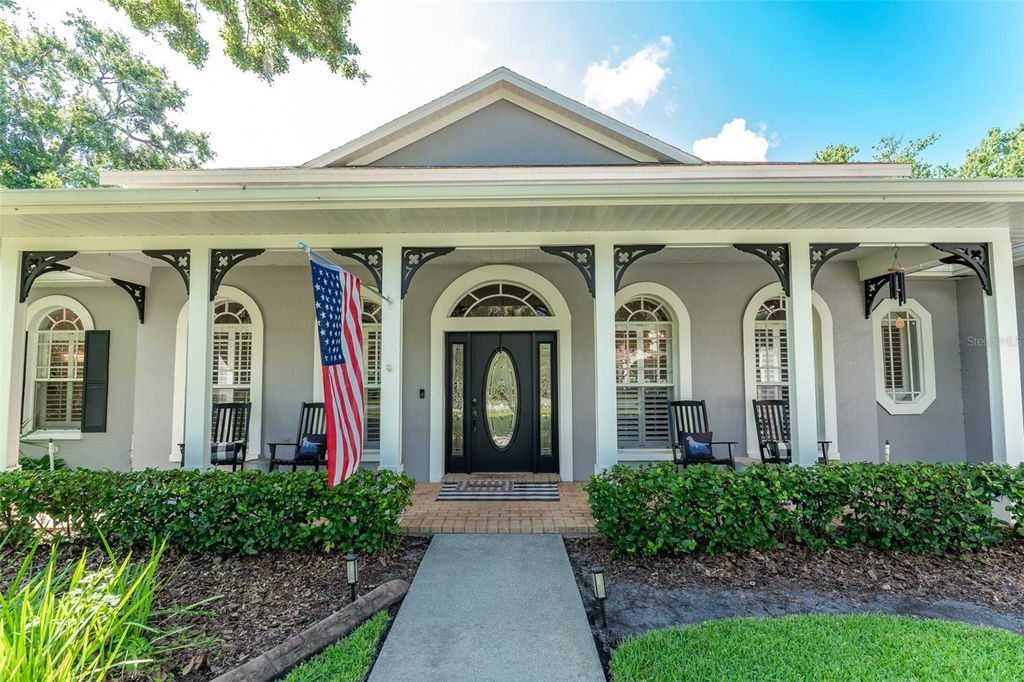 Photo of 5927 Flatwoods Manor Circle, Lithia, FL 33547 (MLS # TB8400250)