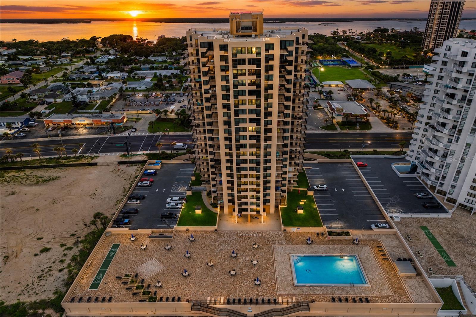 3051 S ATLANTIC AVENUE V060