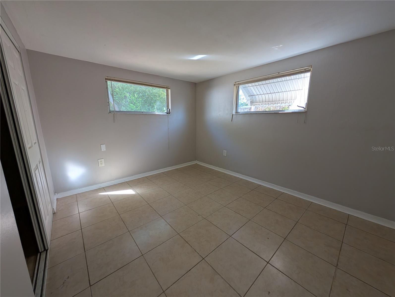 COLONIAL HILLS - Residential Lease