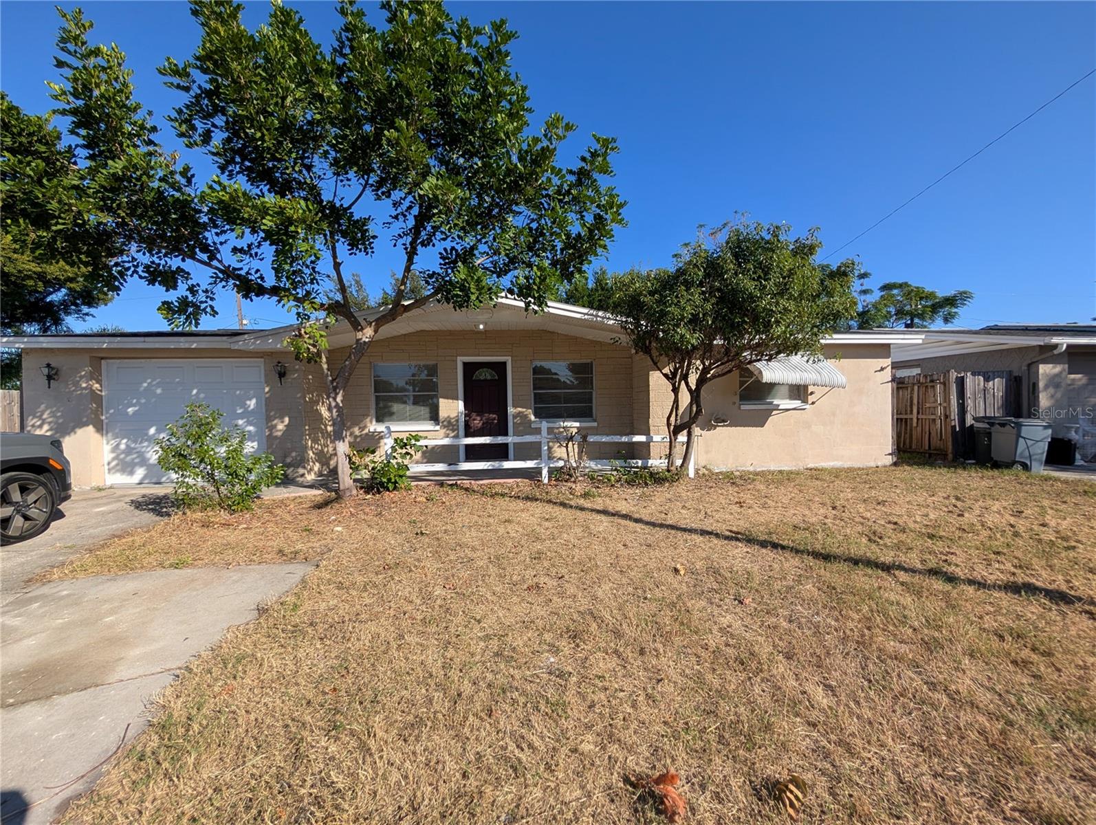 COLONIAL HILLS - Residential Lease