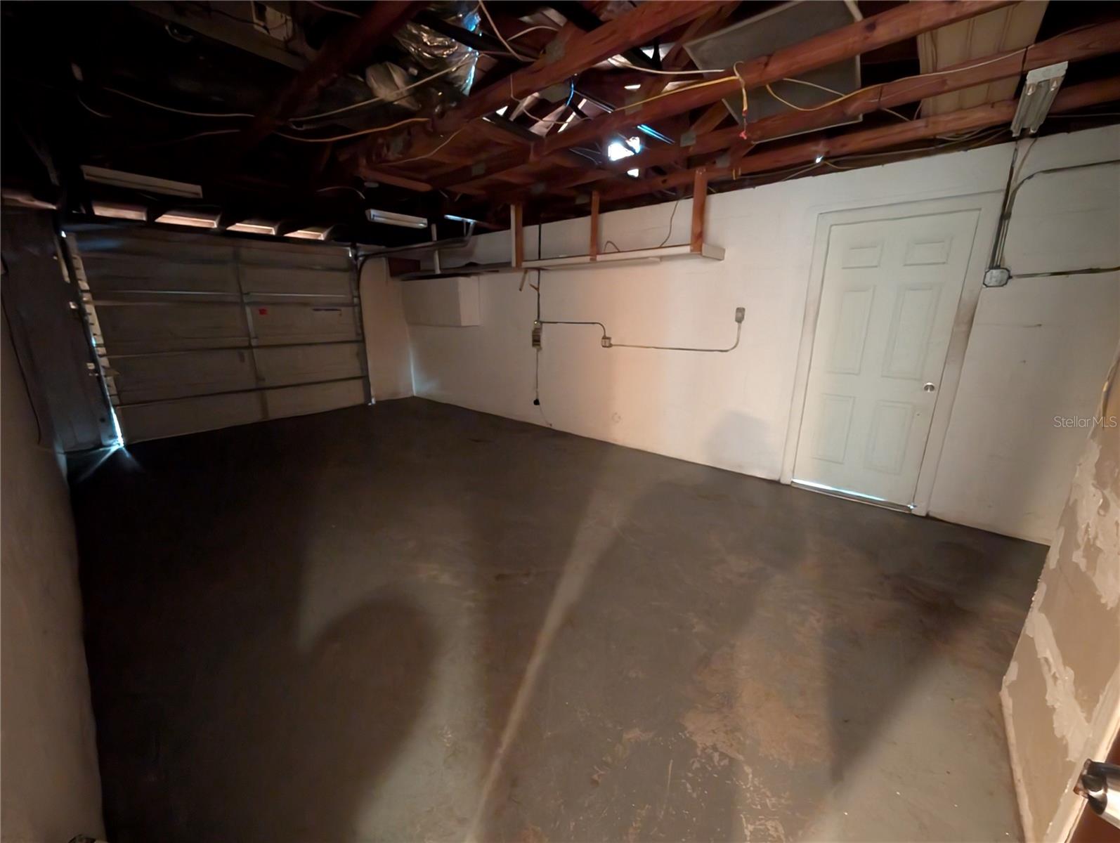 COLONIAL HILLS - Residential Lease