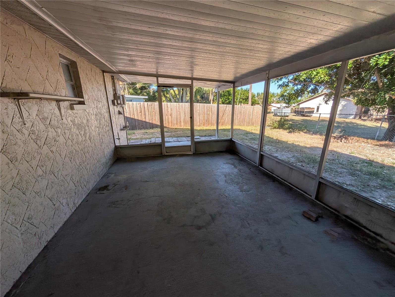 COLONIAL HILLS - Residential Lease